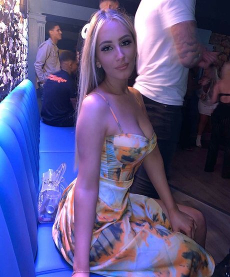 Faylee Oxenham nude pornstar image