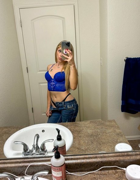 Slxttylyss star sexy photos