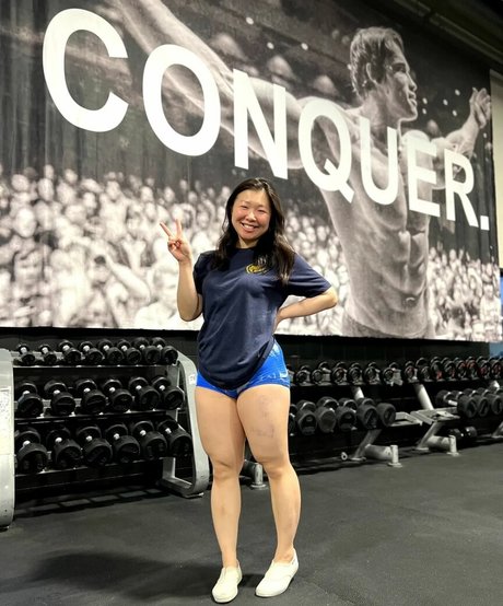 Asianquadbae model erotic gallery