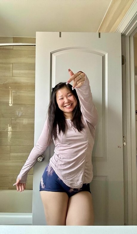 Asianquadbae model top image