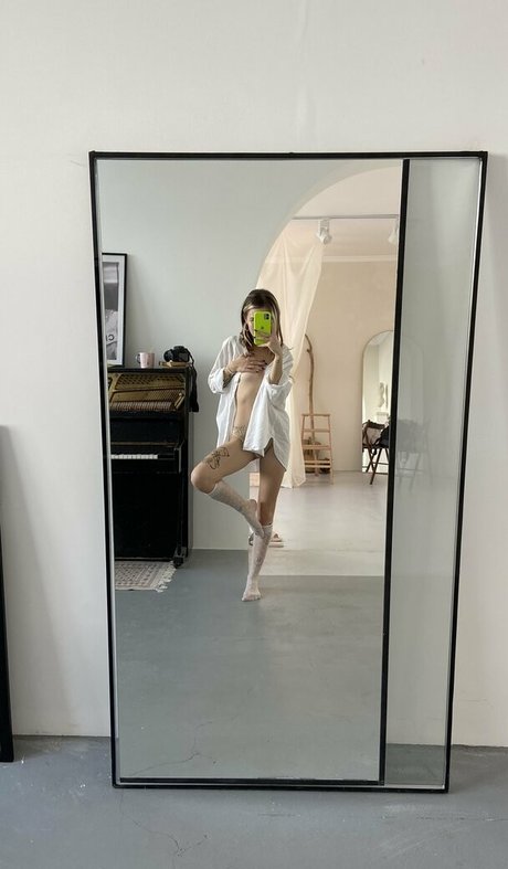 disimaria model hd photo