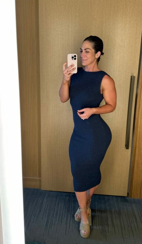 ponytail onlyfans beautiful pics