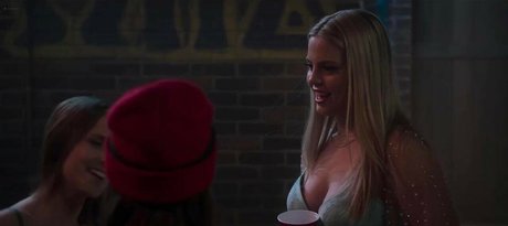 Renee Rapp star beautiful galleries