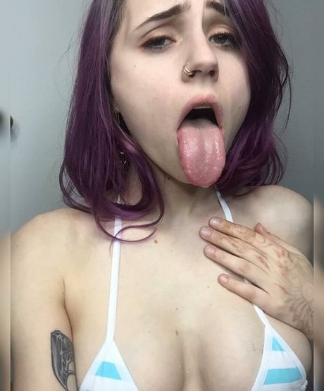 YungMallory high quality pornstar pic
