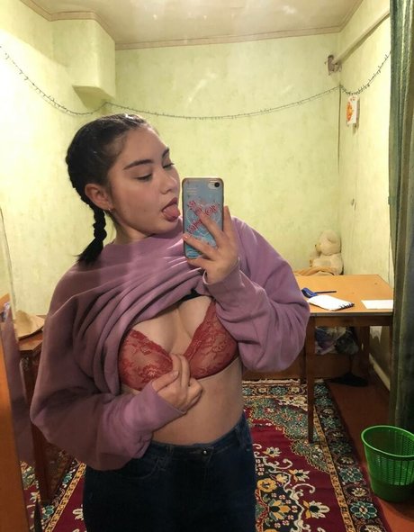 anniecatyy nude model picture