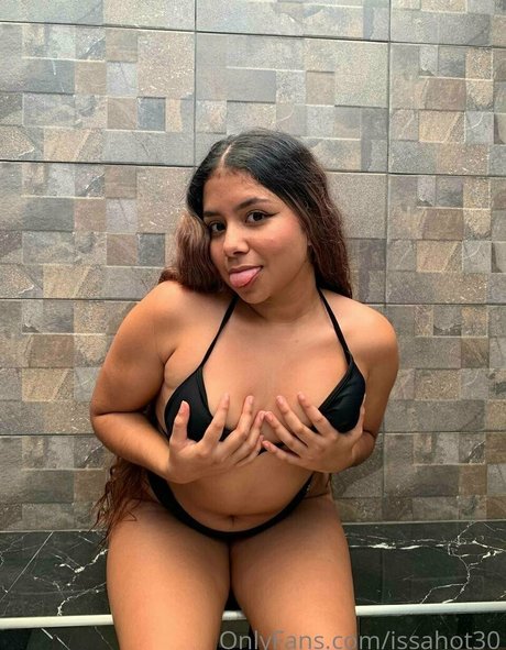 issahott31 free actress picture