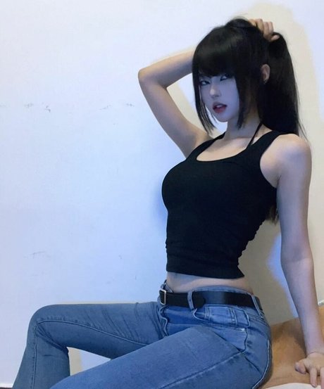 Daturakisses model xxx photos