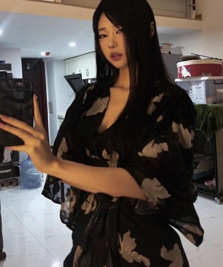 Daturakisses model free pictures