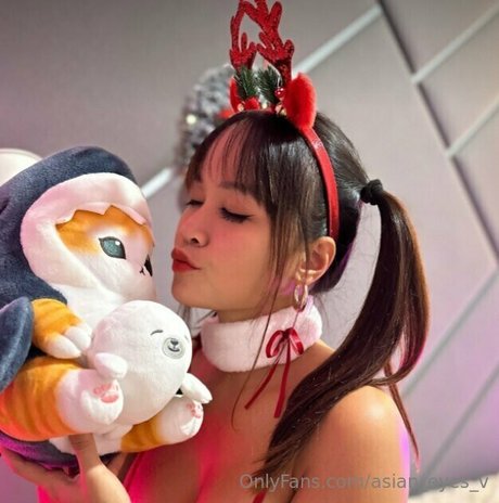 asian eyes v pornographic actress pic