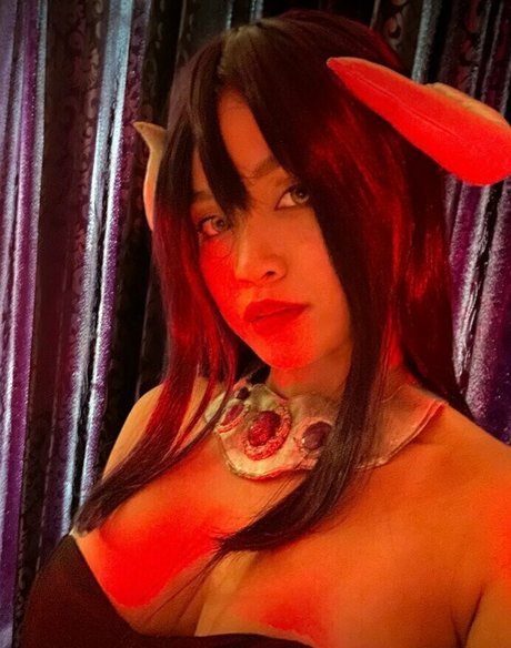 asian eyes v xxx actress gallery