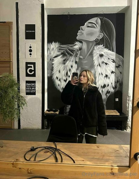 lina pie high quality model pics