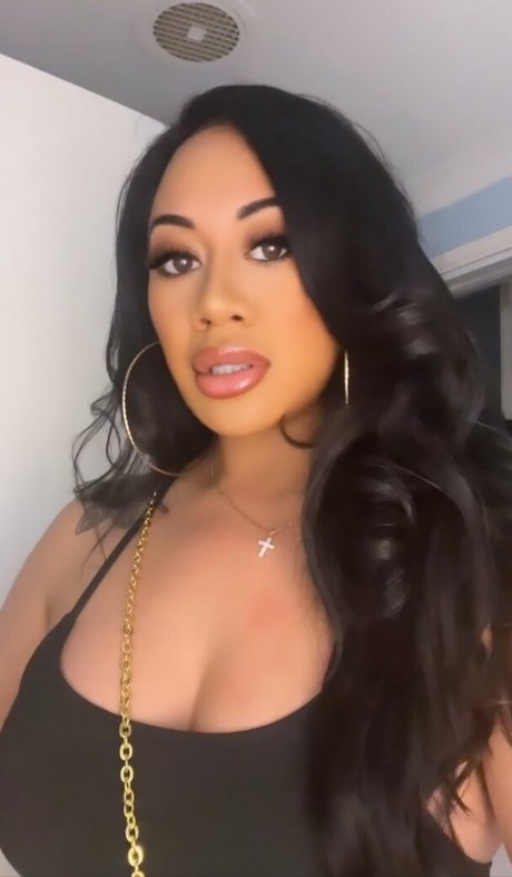 TonganBeauty art model pic