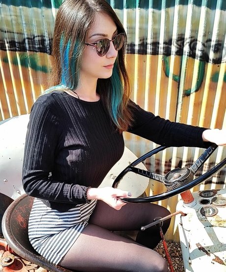 Thais joga model sex pic