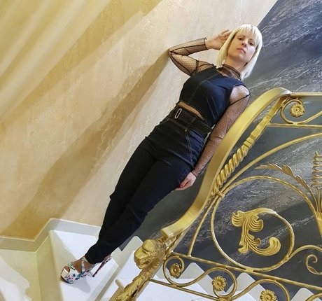 Anya87 erotic actress img