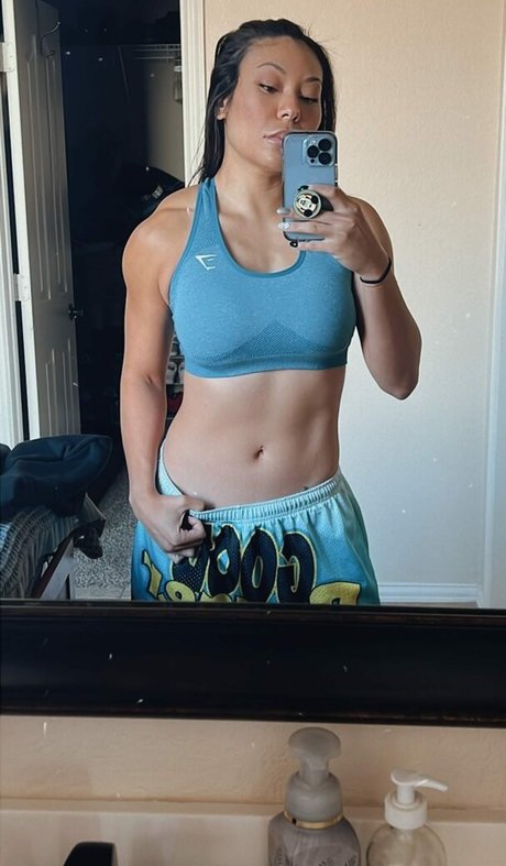 Mia Yim nude model gallery