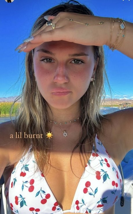 Chloe Nissanoff sexy model image