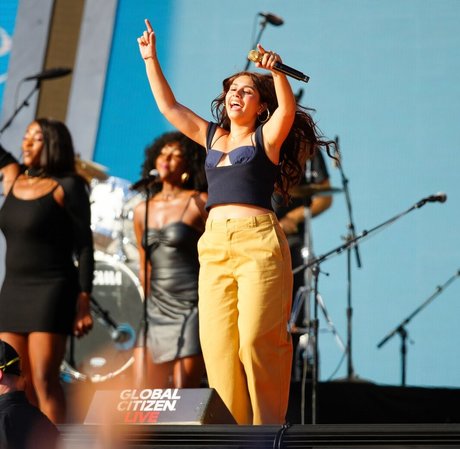 Alessia Cara model best photo