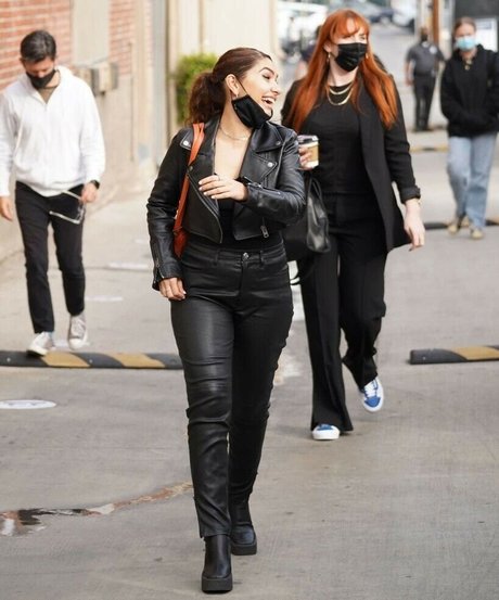 Alessia Cara star naked gallery