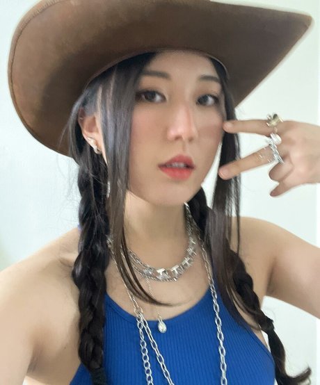 JisuArtist model high quality image