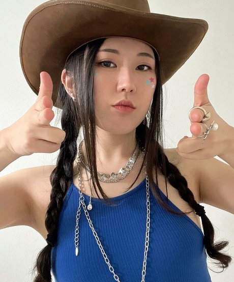 JisuArtist sex actress pictures