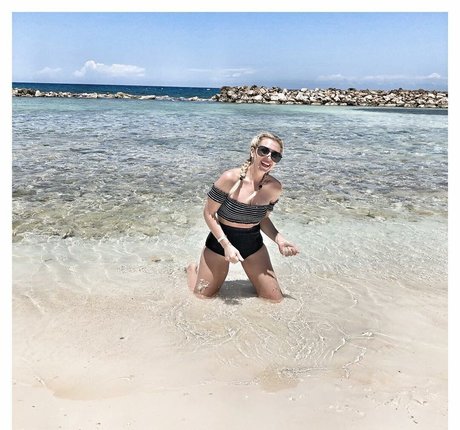 Kortney Wilson sexy model photos