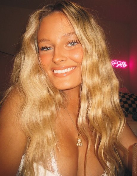 Annika Peterson porn model galleries