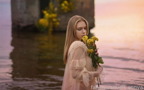 Elf sonya model sex gallery