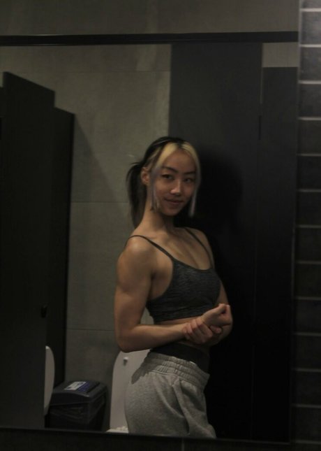 Smolkcqze adult actress picture