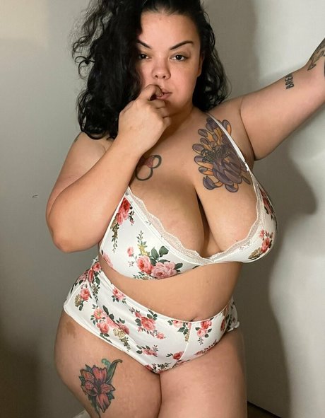 cubanaredd sex model pic