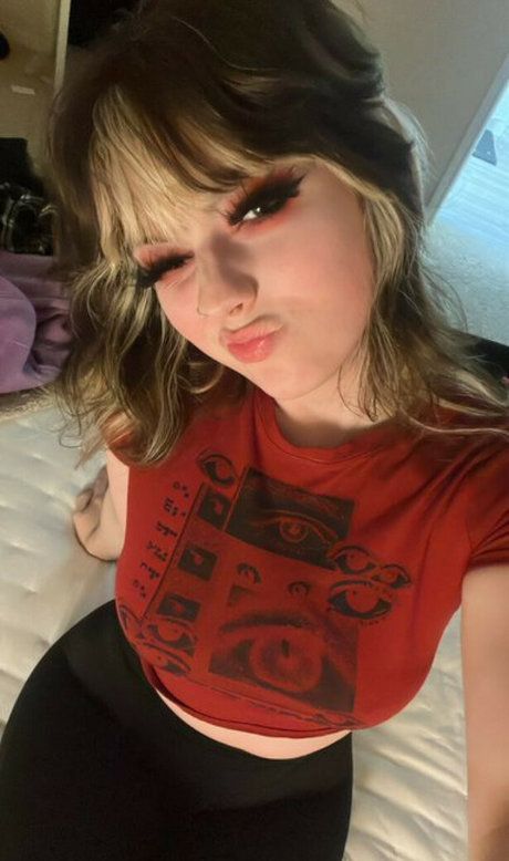 Waluiguigui art actress pictures