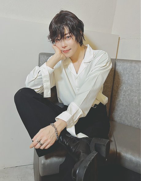 Momo Tomomoto porn model image