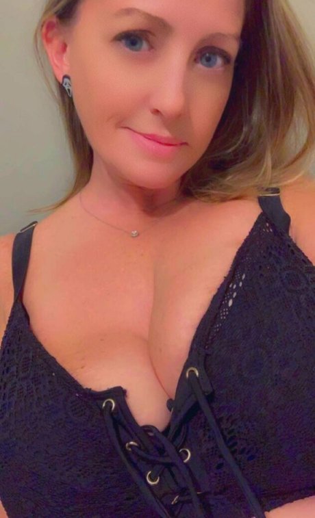 milf pussy onlyfans beautiful naked img