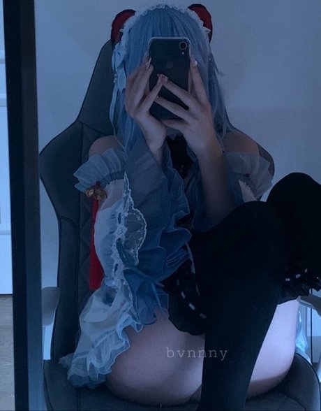 bvnnny model erotic pic