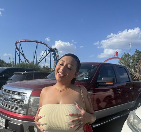 bajarose model free image