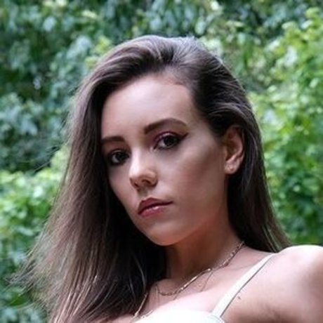 hotwifebecca model pornographic picture