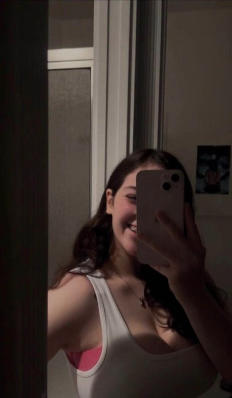 BustyMor N porn model photos