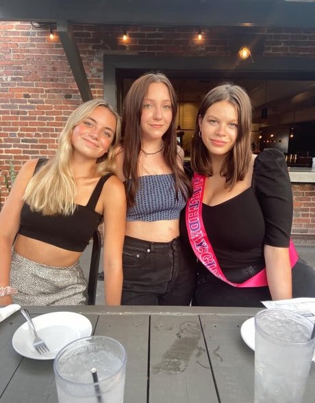 Rachel P model top pics