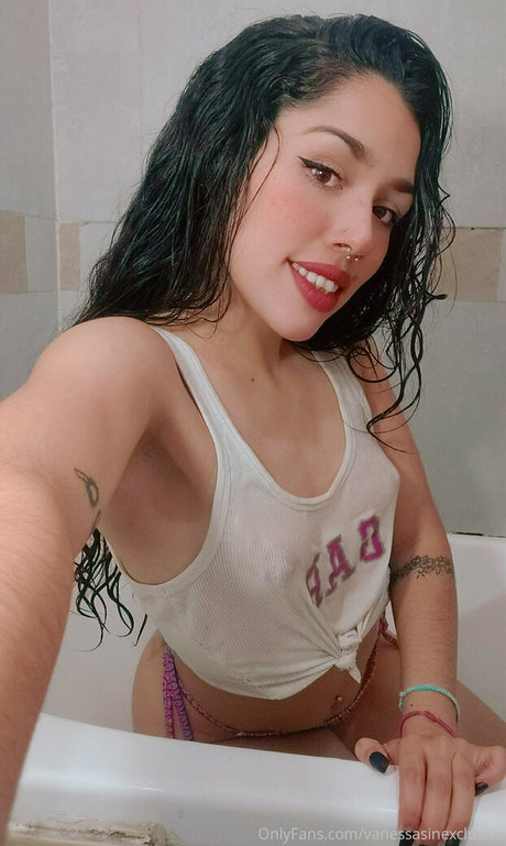 nessauwufreee art model pics