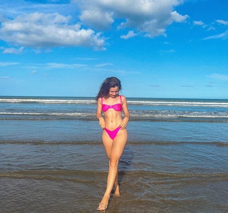 Karize Brum model nudes img