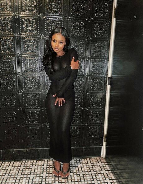 DivyaAdu sexy star gallery