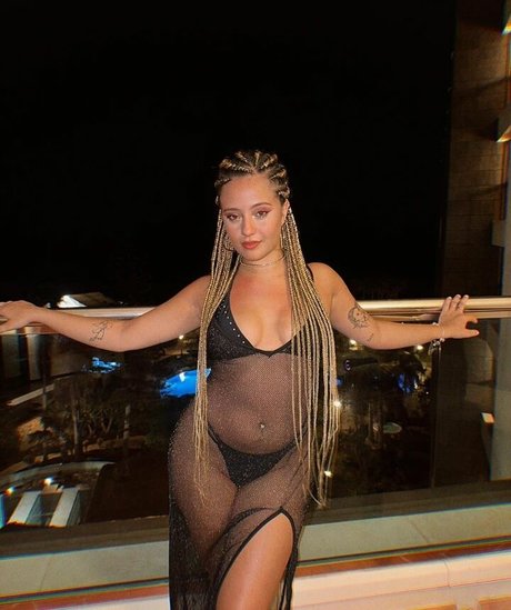 aricedress adult model images