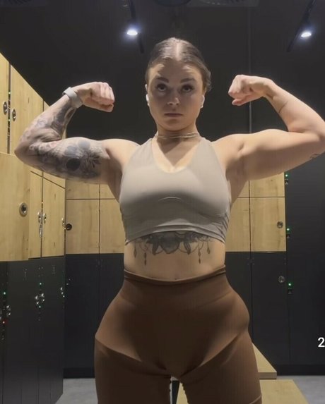 angieberbuer naked model photos