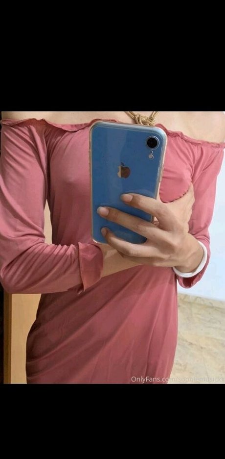 sophiemusicxx sexy pornstar image