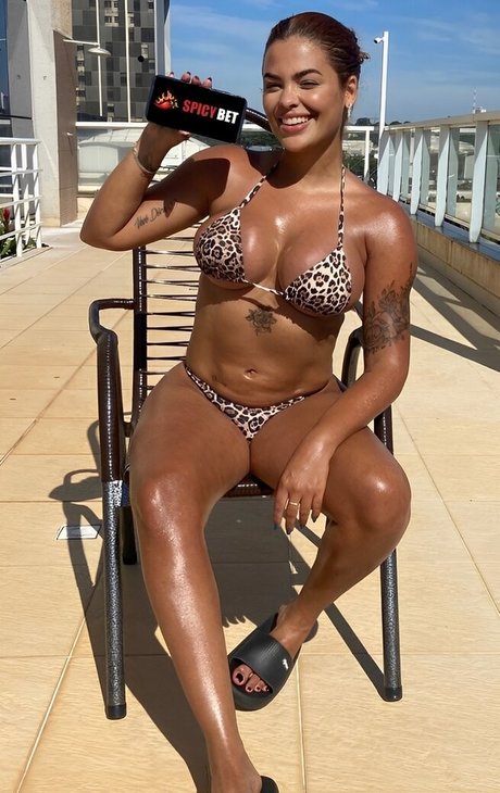 Paula Freitas art star pictures