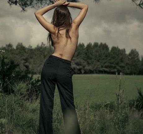 Shira Aizner hd actress pics