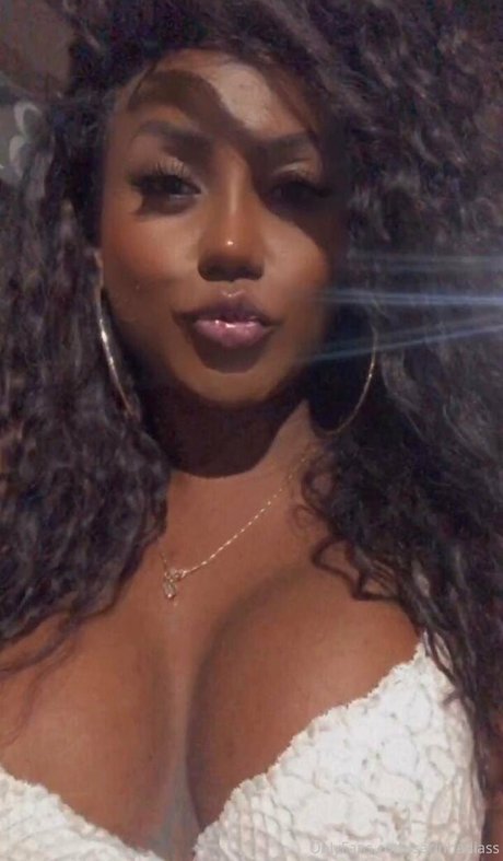 sarinhadiass nudes model galleries