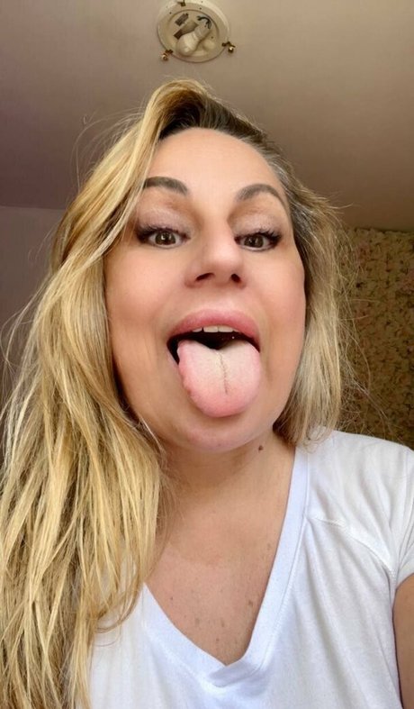 baddiemi pornstar hot gallery