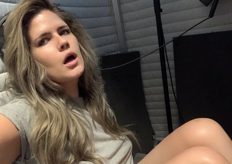 Erica Lindbeck star naked photo