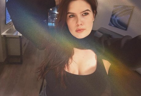 Erica Lindbeck model sex img