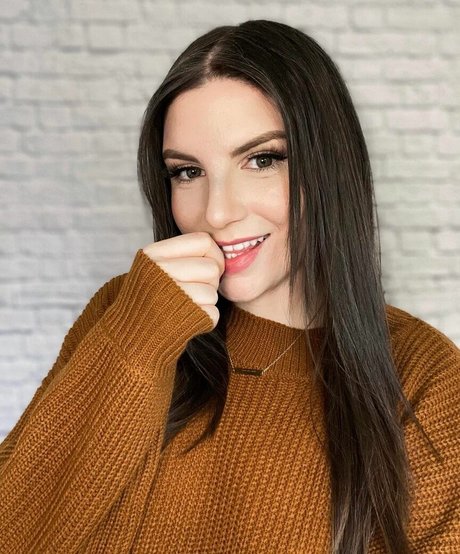 skinny asian onlyfans pornos pics